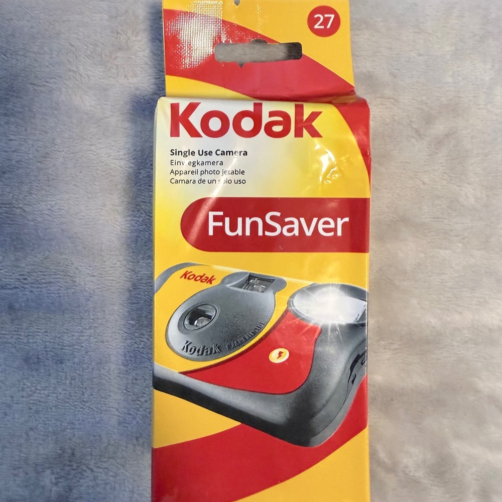 Kodak FunSaver 27 Exposure Disposable Camera Flash 800 Film Exp 05/2026